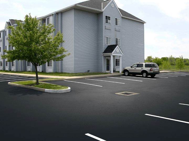 Asphalt paving job equipment